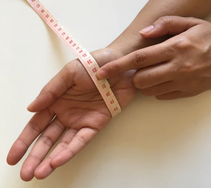 wirst measuring bangle