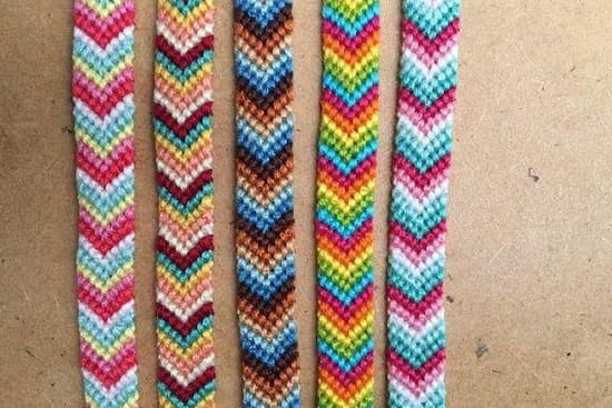 Freundschaftsarmbänder mit Chevron‑Muster