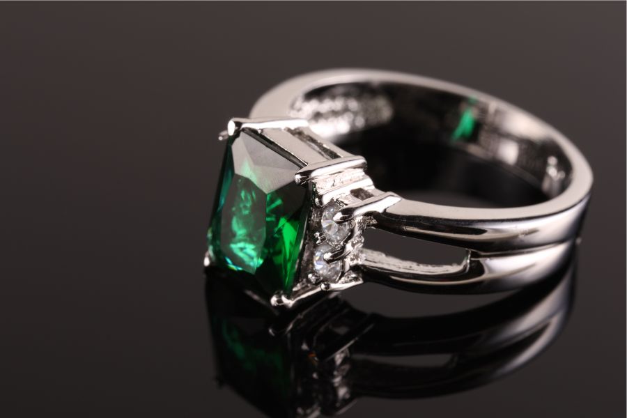 how much is an emerald ring