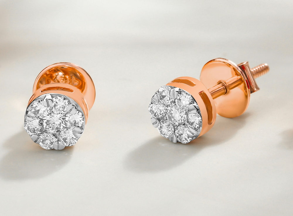 Puces d’oreilles en diamant