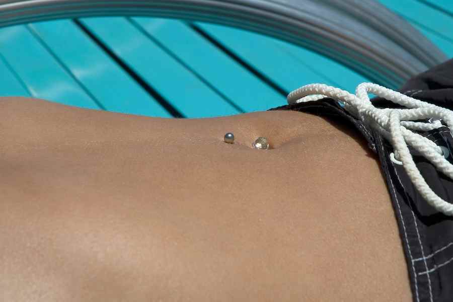 Présentation de bijoux de nombril