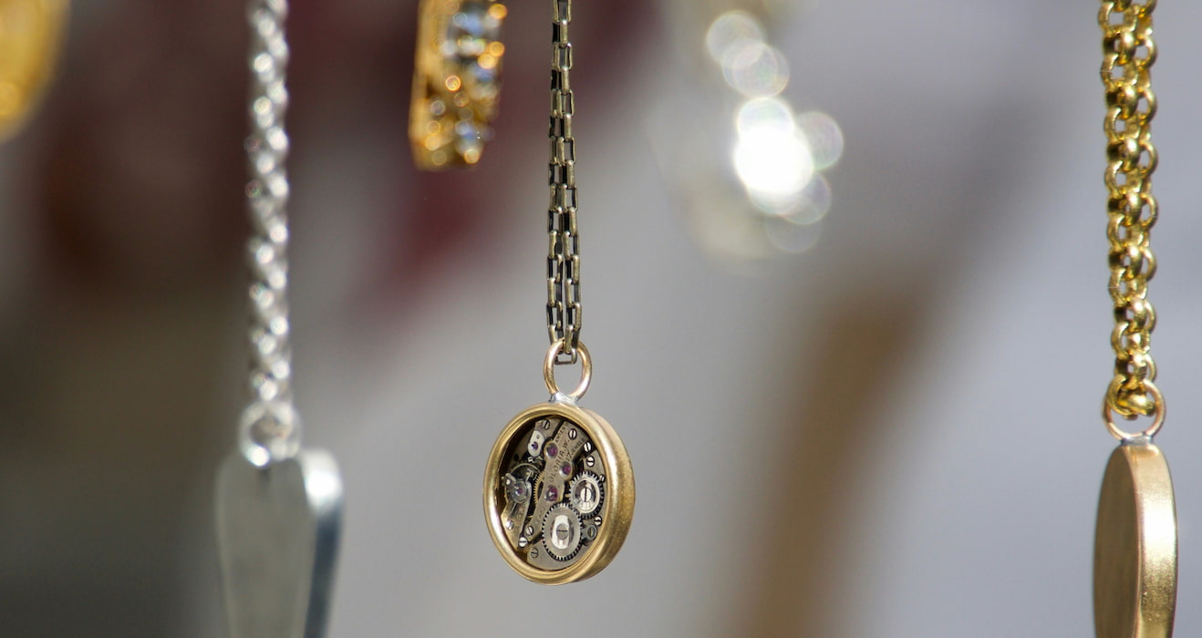 how to clean a chain necklace