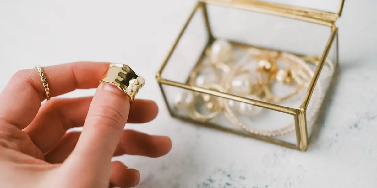 how to clean gold jewelry