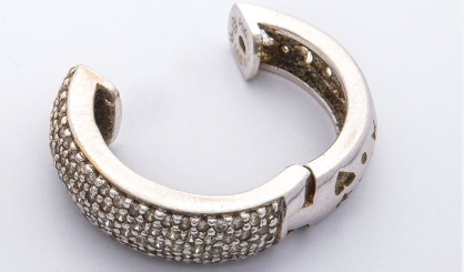 Créole avec tige détachée