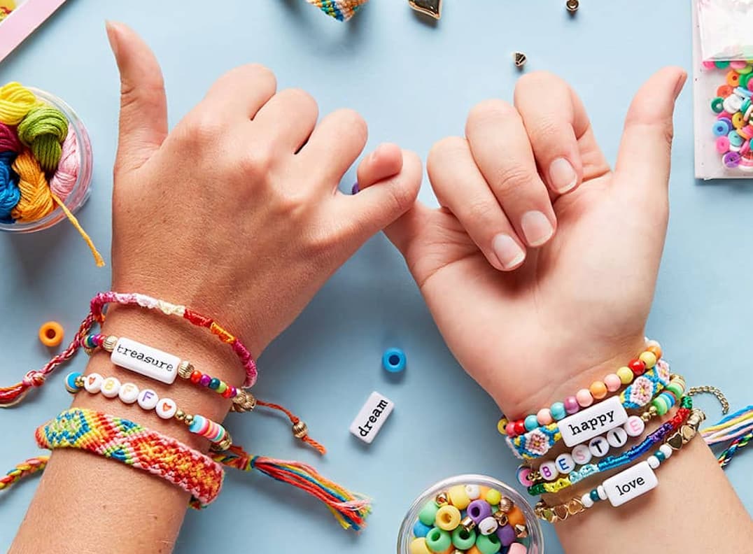 diy friendship and letter bead bracelets