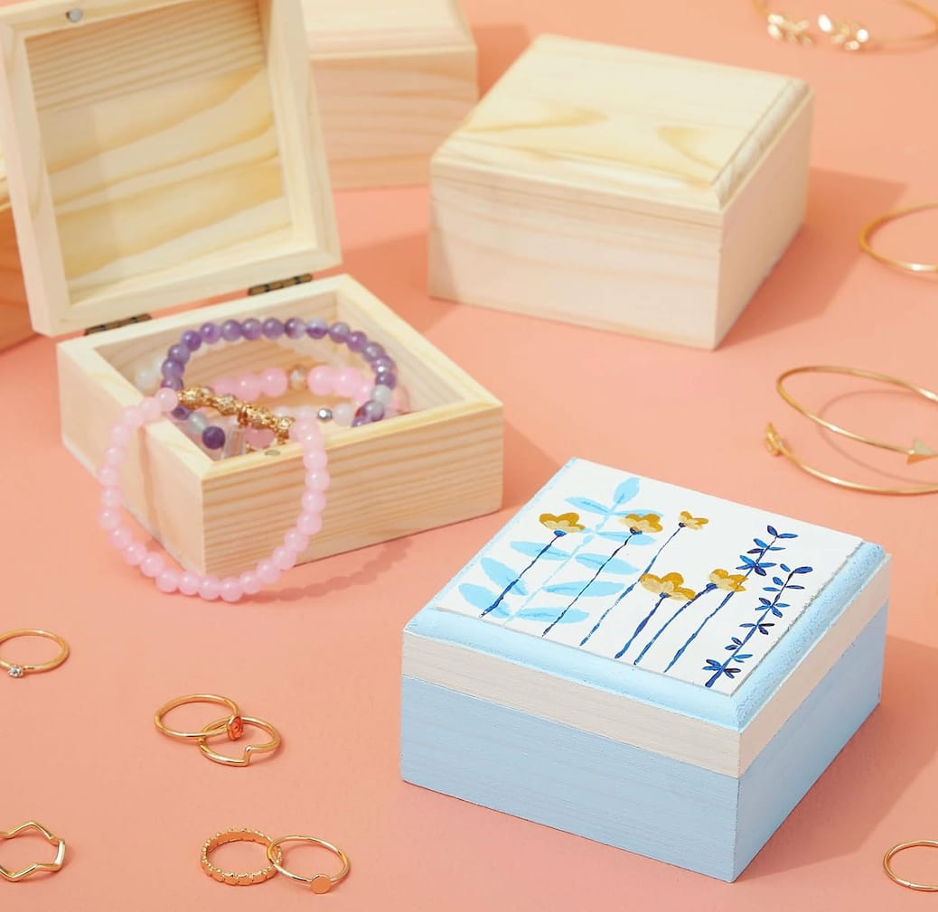 Boîte à bijoux en bois peinte