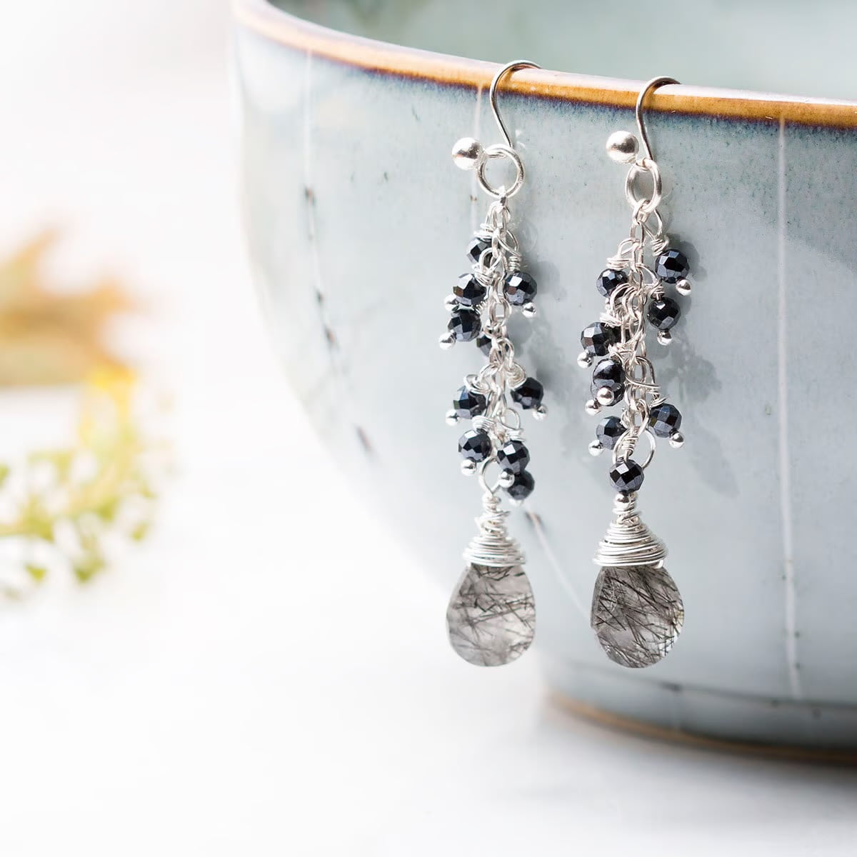 Drahtgewickelter Tropfenohrring