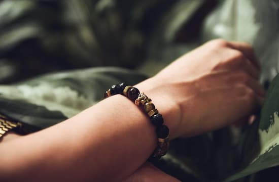 how to make pony bead bracelets