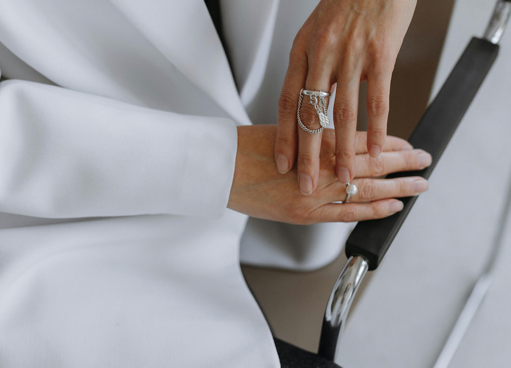 Metalle auf das Outfit abstimmen