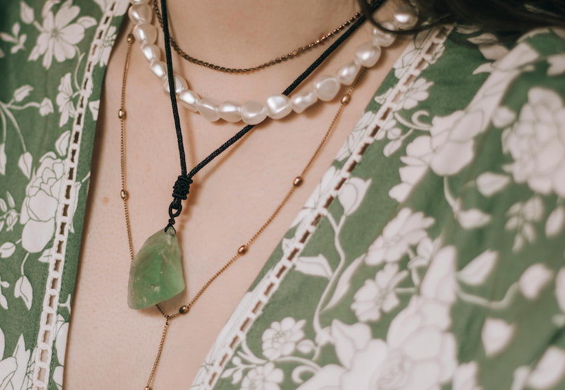 how to match jewelry with your outfit