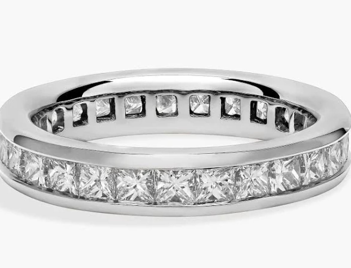 Diamanten in Kanalfassung