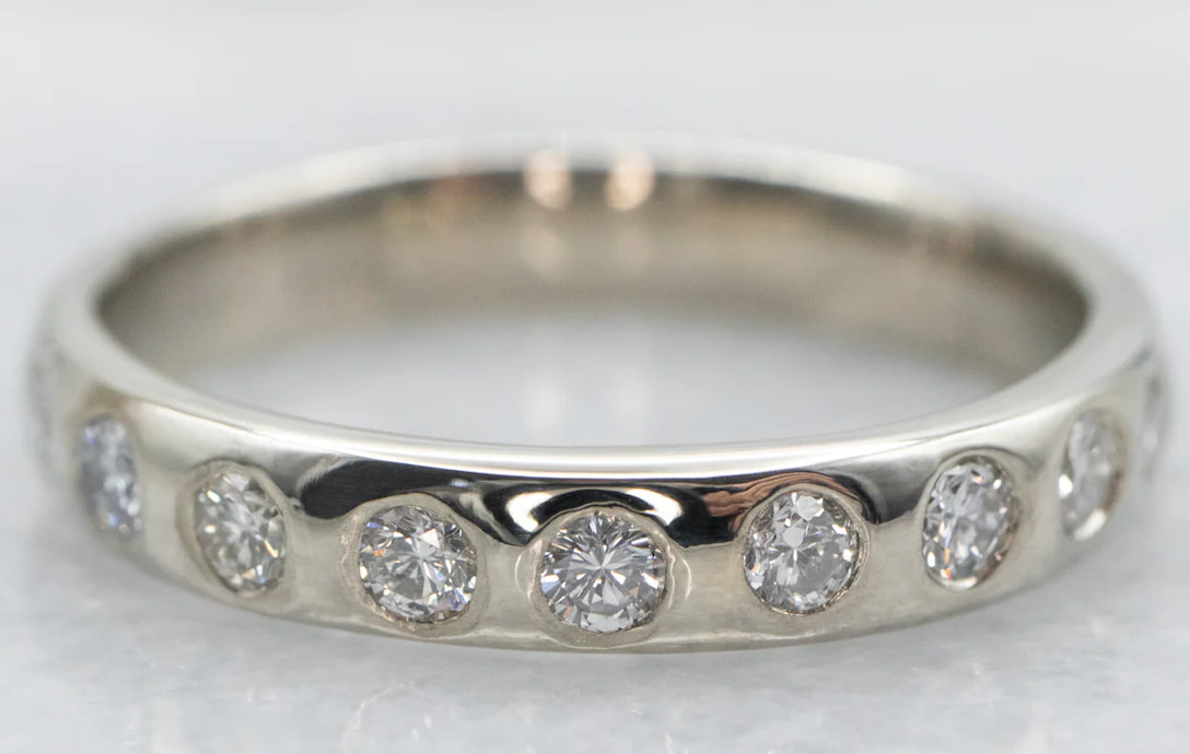 Diamant in bündiger Fassung