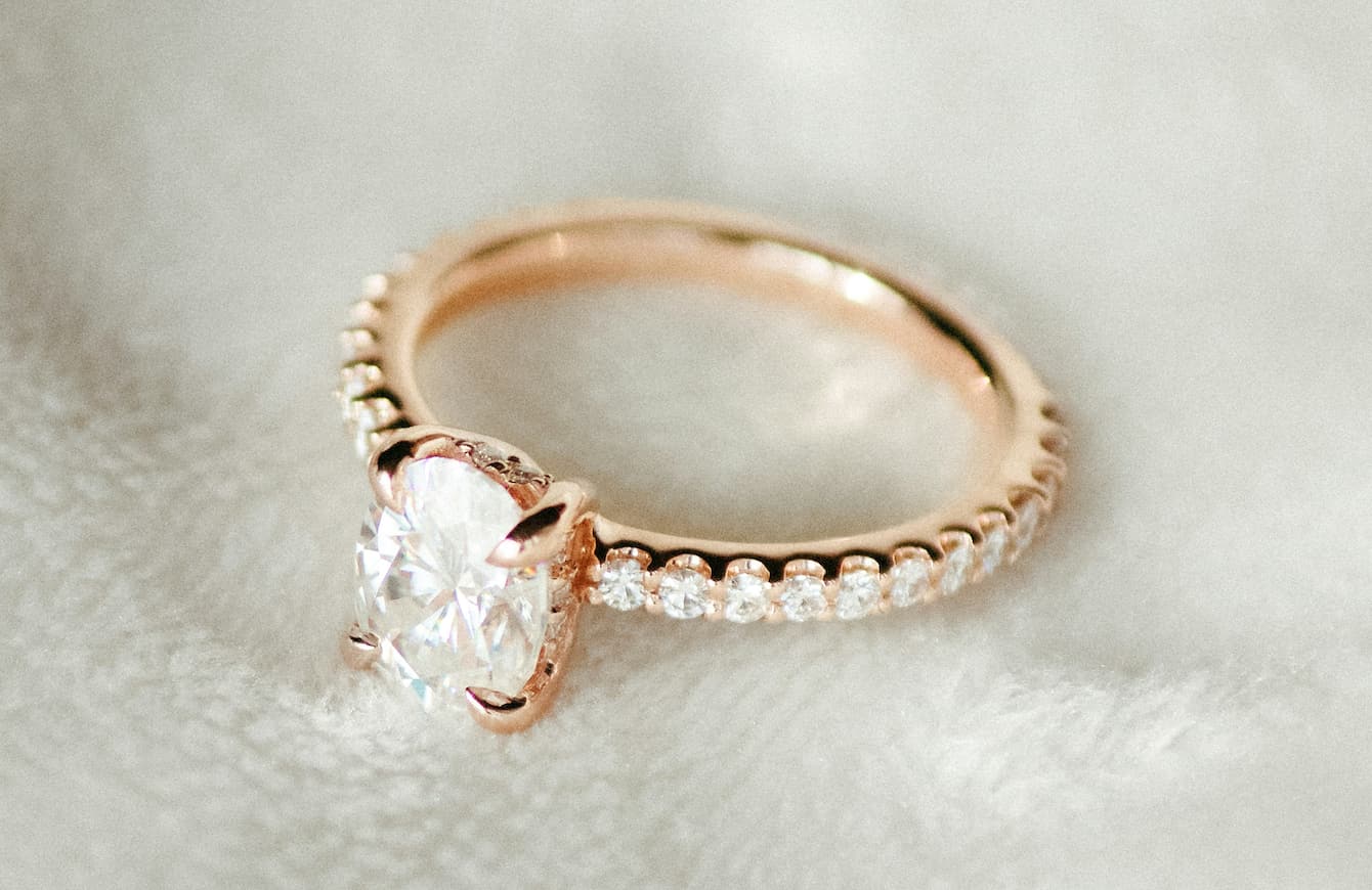 Diamanten in Pavé-Fassung