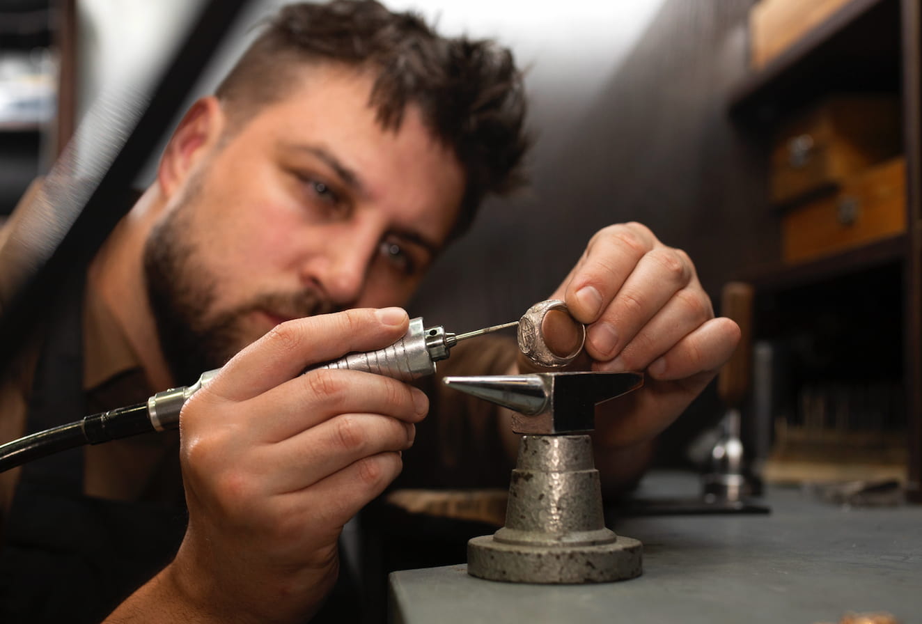 Soudure de bijoux au fer à souder