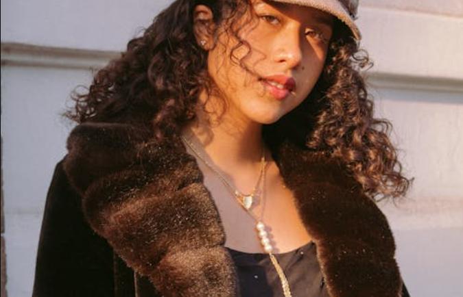 Superposer des bijoux en or