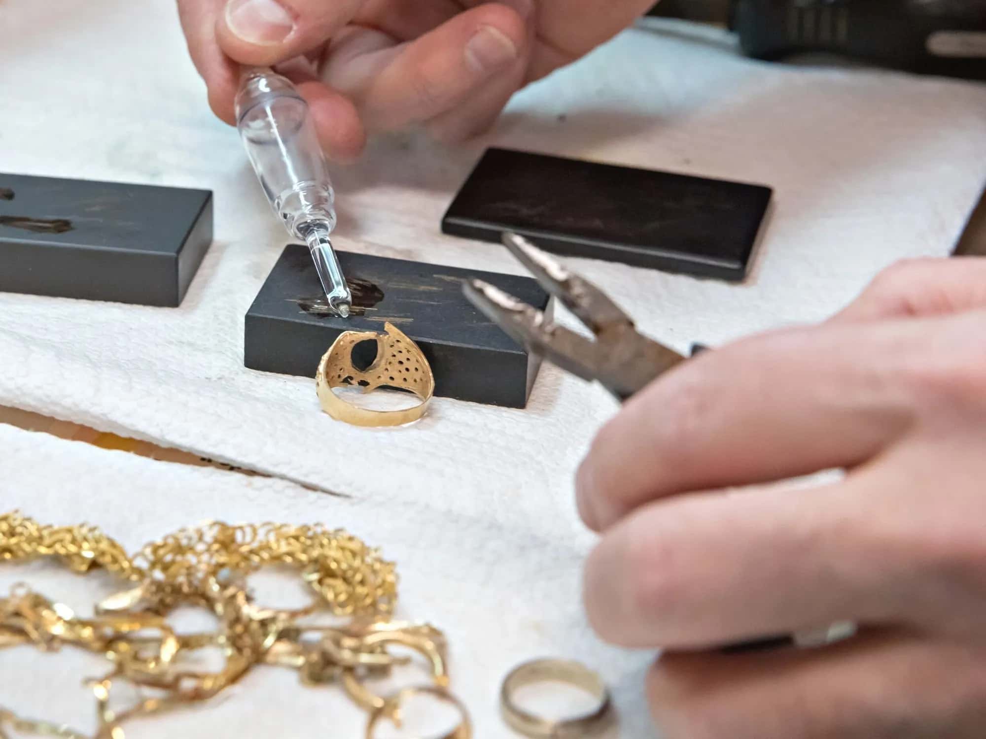 Die Bedeutung der Authentifizierung von Goldschmuck