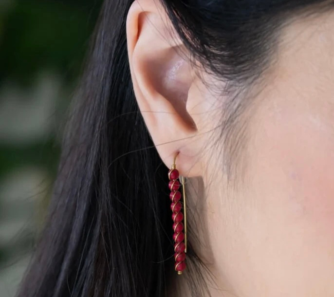 Durchzieher-Ohrring mit Perlen