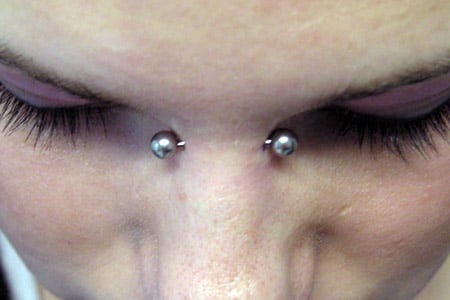 Perçage du pont nasal