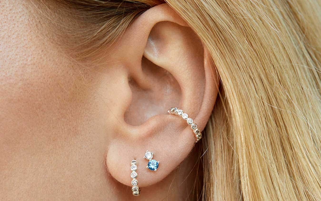 what are huggie earrings