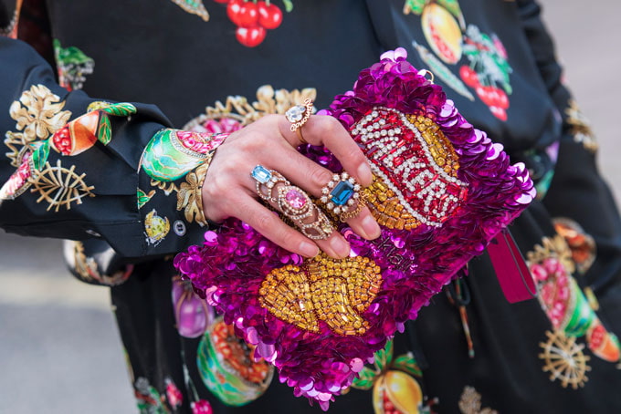 Anillo de cóctel temático