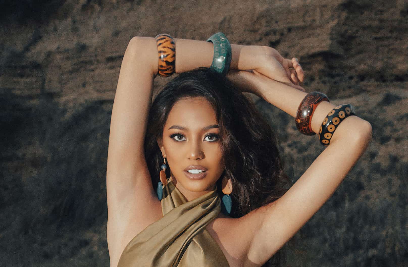 what is statement jewelry