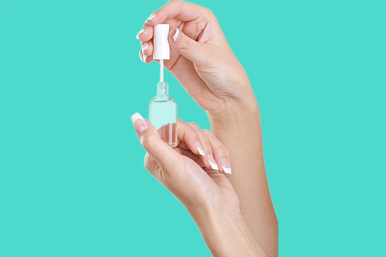 Esmalte de uñas transparente